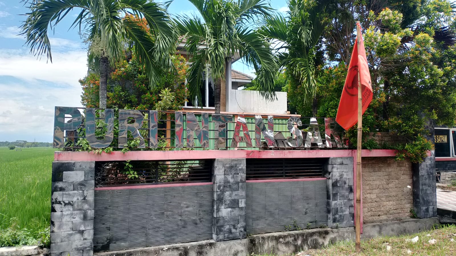 DIJUAL RUMAH SIAP HUNI DI PERUMAHAN PURI INTAN SARI MANGUHARJO KOTA MADIUN