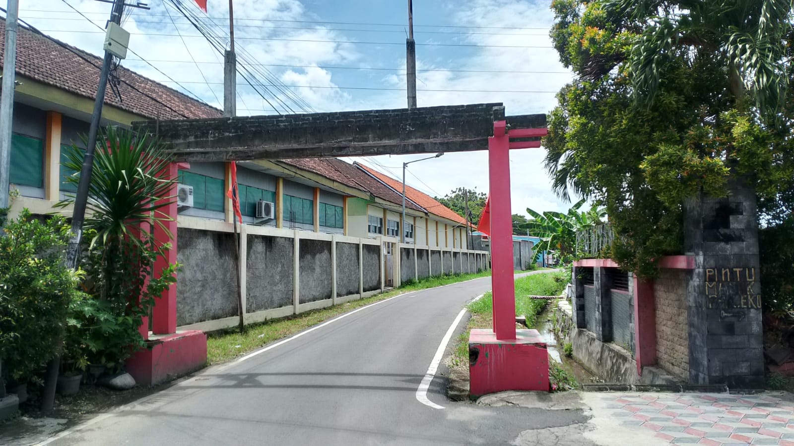 DIJUAL RUMAH SIAP HUNI DI PERUMAHAN PURI INTAN SARI MANGUHARJO KOTA MADIUN