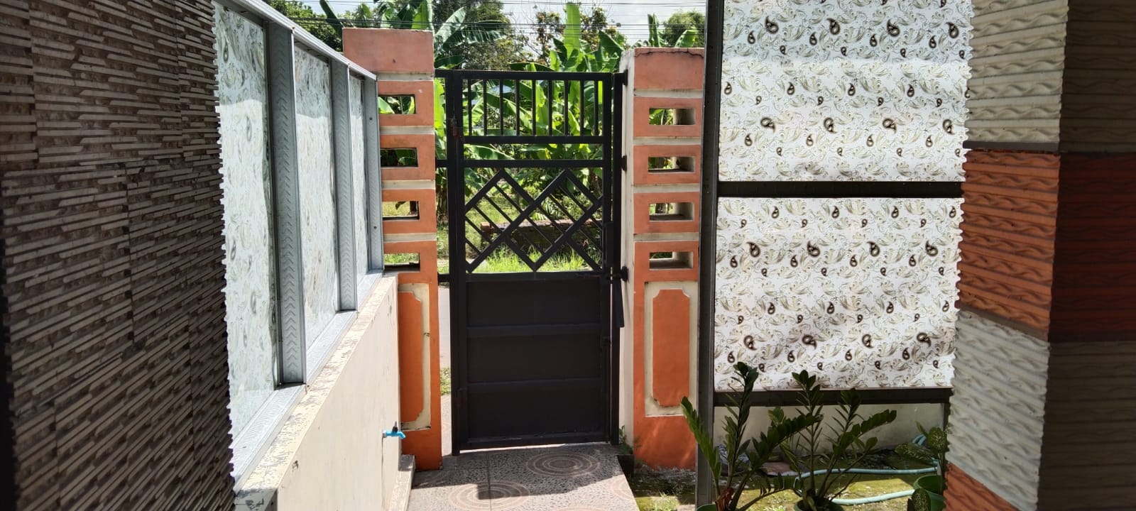 DIJUAL RUMAH DAN BANGUNAN DI MAOSPATI MAGETAN