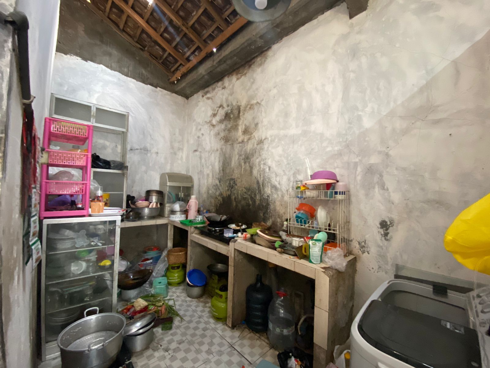 DI JUAL TANAH DAN BANGUNAN